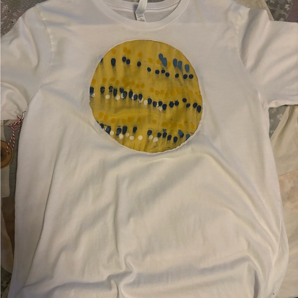 Hand painted circle cutout tee shirt -M